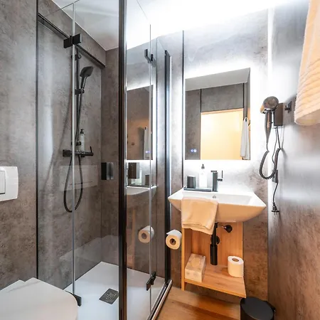 Hotel Krone 1516 *